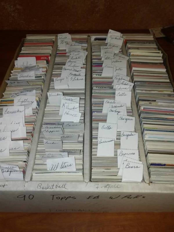 lot 485 image: 2900 NHL, NBA, NFL and MLB sorted by teams Carter, Brower, Jordan, Pippen, McHale