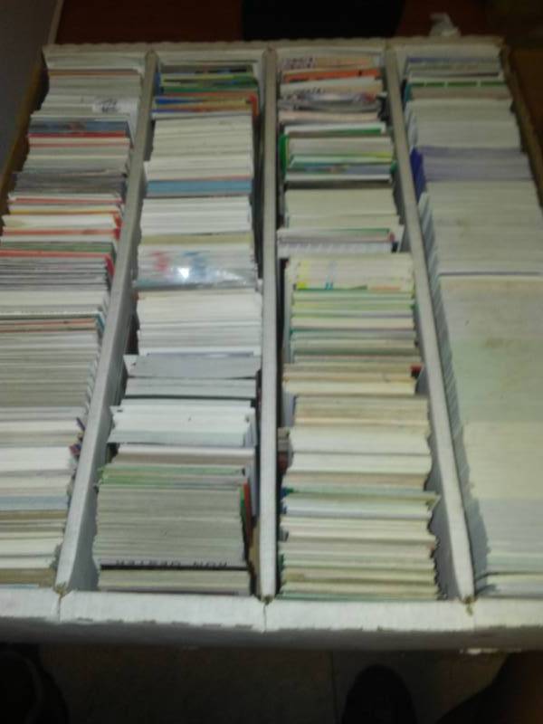 lot 527 image: 3000 variety MLB, NFL, NHL, NBA Jordan