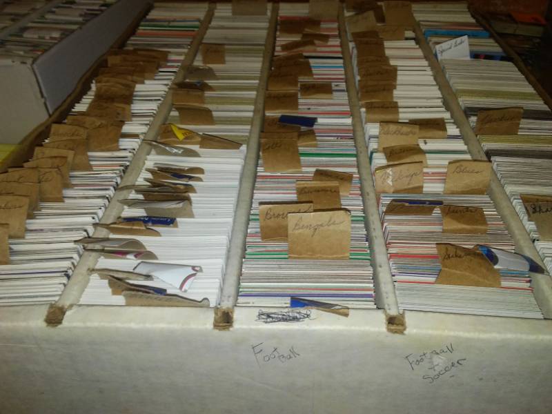 lot 532 image: 5000 MLB, NFL, NBA, NHL sorted by teams