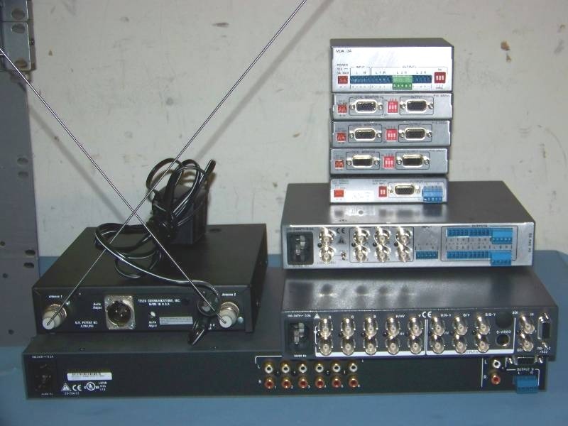 lot 75 image: Miscellaneous lot of Audio  Video items