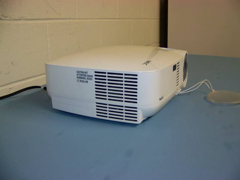 lot 23 image: NEC, VT595, LCD Projector