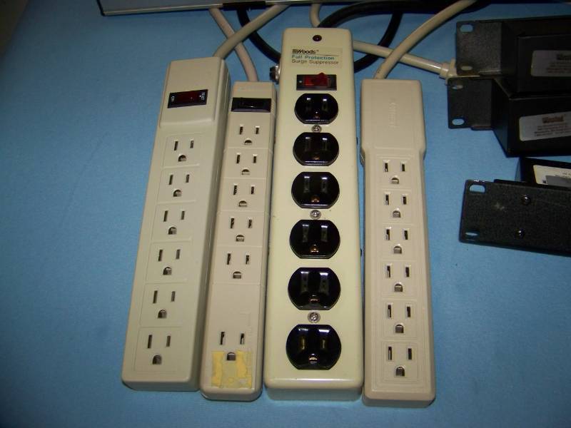lot 91 image: (8) Power Strips  Multiple Outlet Strips