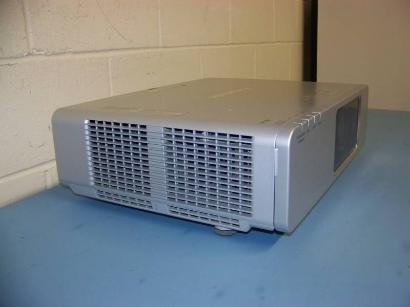 lot 18 image: Panasonic, PT-F300U, LCD Projector
