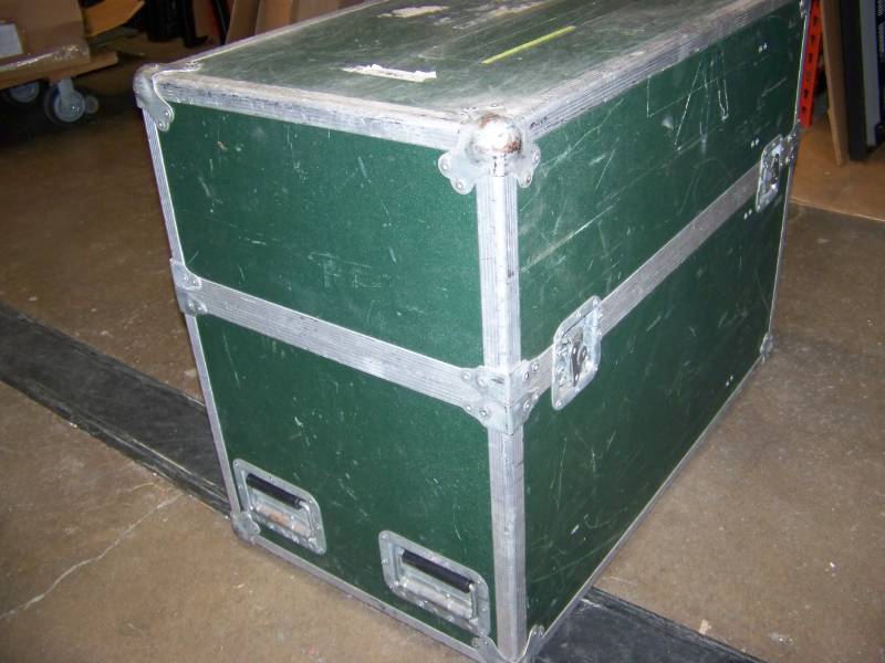 lot 98 image: Future Case, Large, Hard-Sided, Padded Inside, Equipment  Travel Case