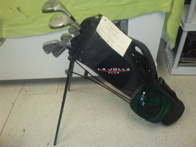 lot 9 image: Golf youth starter clubs Austads