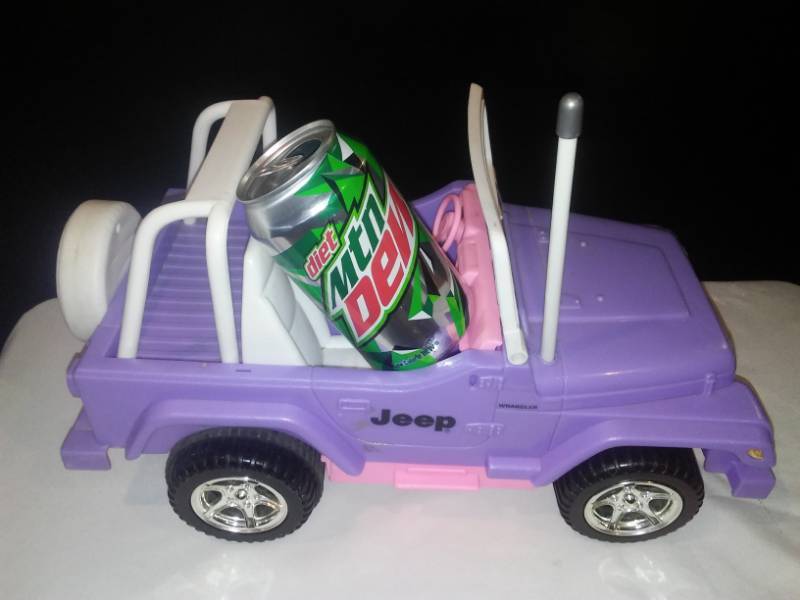lot 16 image: Barbie Jeep