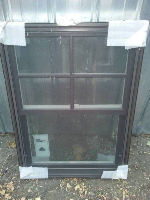 lot 43 image: New exterior combination window