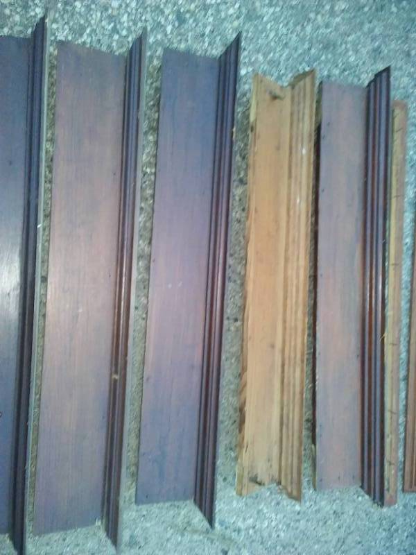 lot 47 image: Door Top Crown Molding, from 37 in to 61 in, good condition.