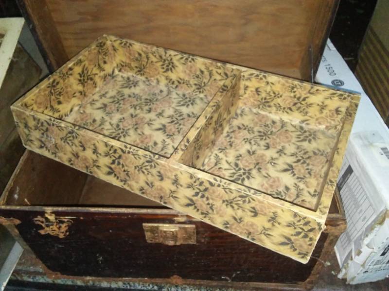 lot 48 image: Vintage Mini chest wood box