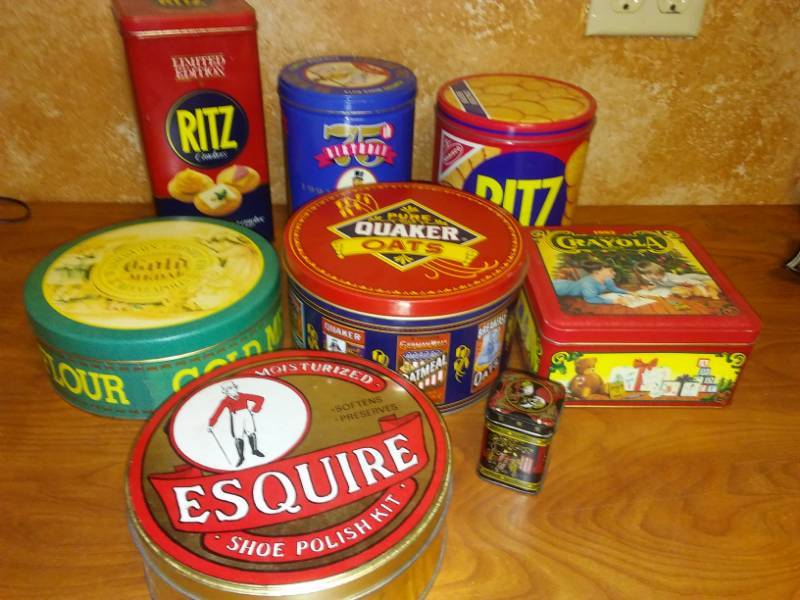 lot 62 image: 8 metal advertising storage tins.