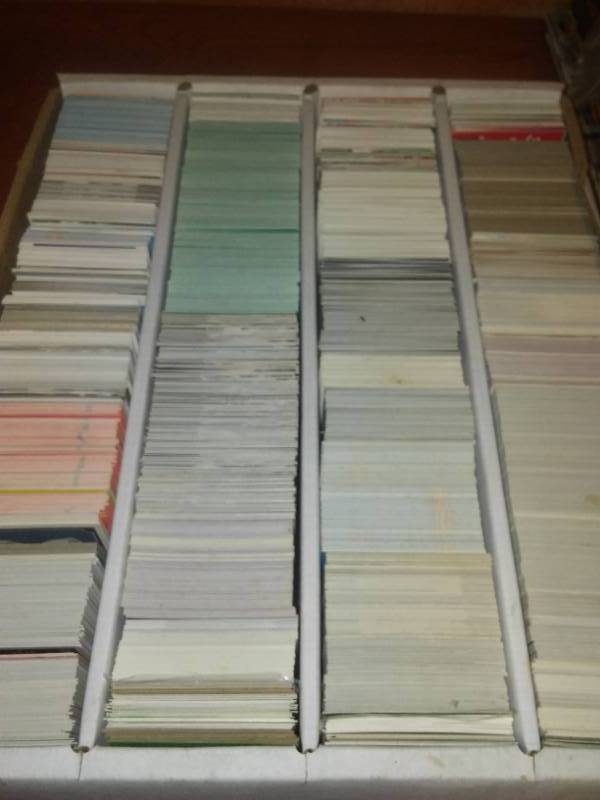 lot 124 image: 3000  MLB, NFL, NBA, NHL and more