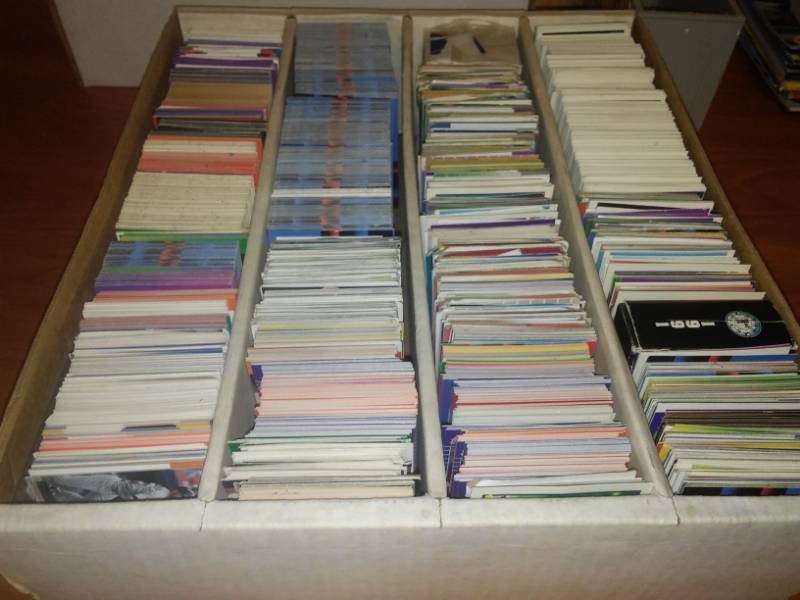lot 126 image: 3000  MLB, NFL, NHL, NBA variety