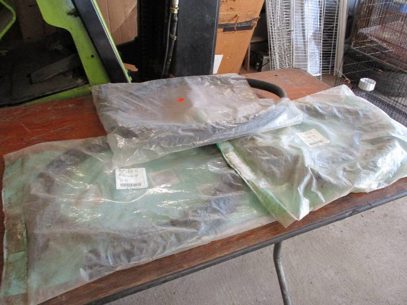 lot 19 image: Weatherstripping