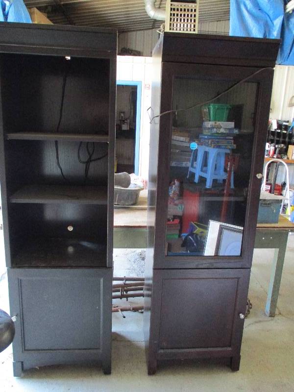 lot 63 image: Entertainment center ends