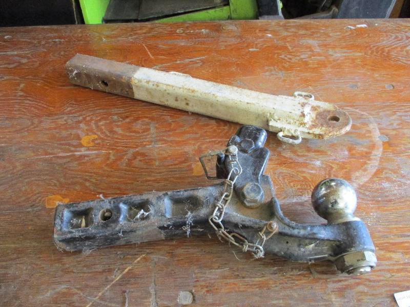 lot 68 image: Receiver Hitches