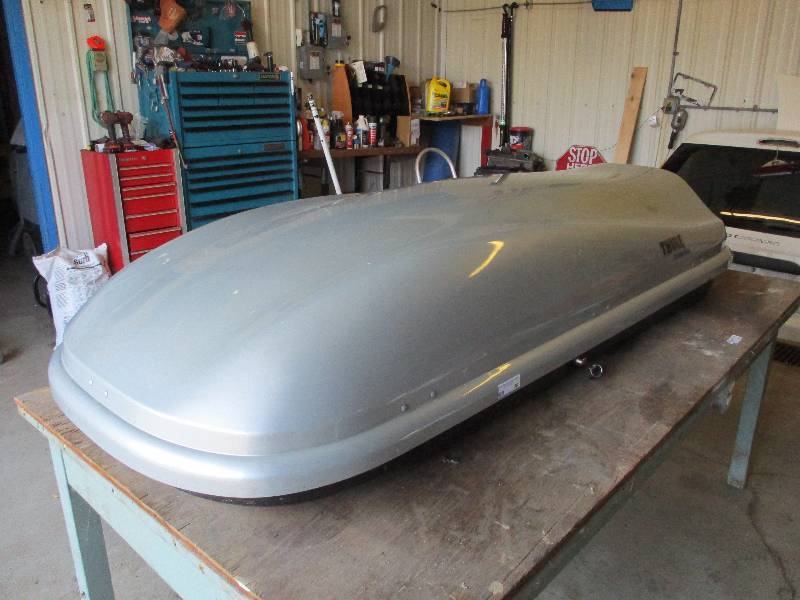 lot 86 image: Thule Car Top Carrier