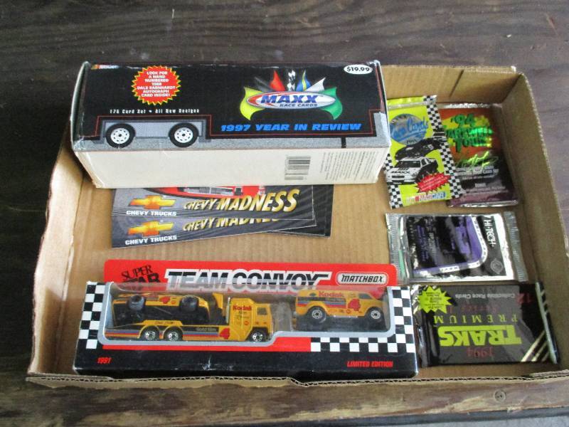 lot 93 image: Nascar Collectibles