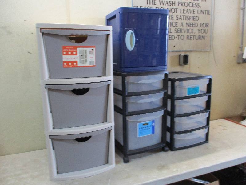 lot 134 image: Storage Units
