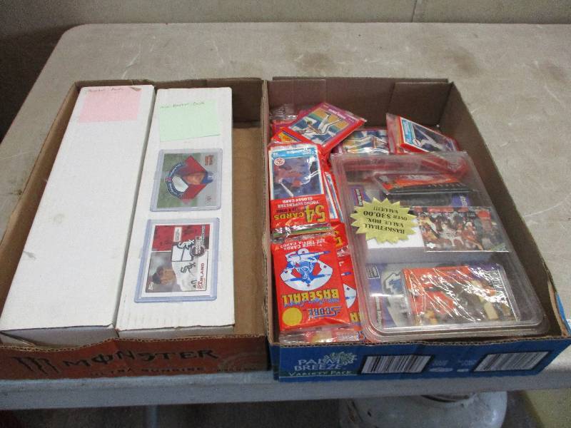 lot 144 image: Baseball cards