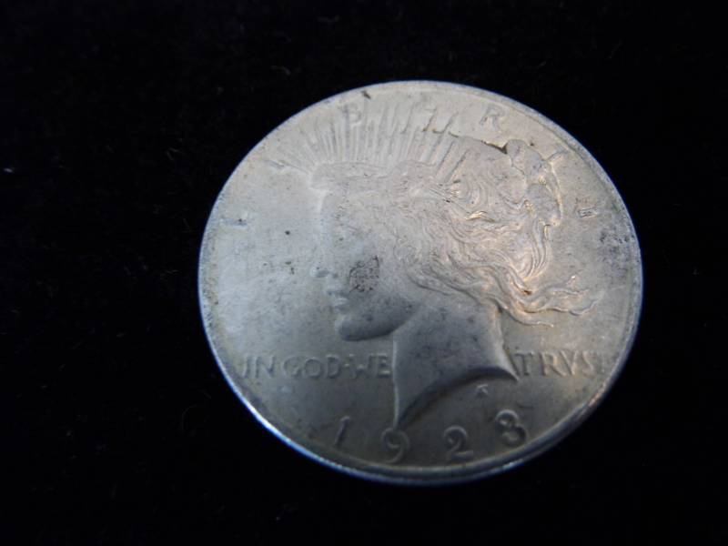 Peace Dollar Coin - 1922