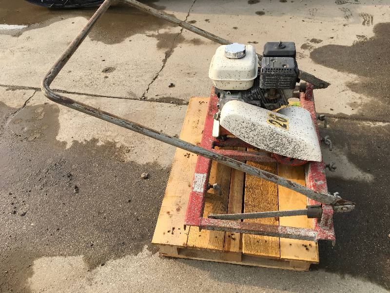 lot 94 image: Honda GX 120 Concrete Screed