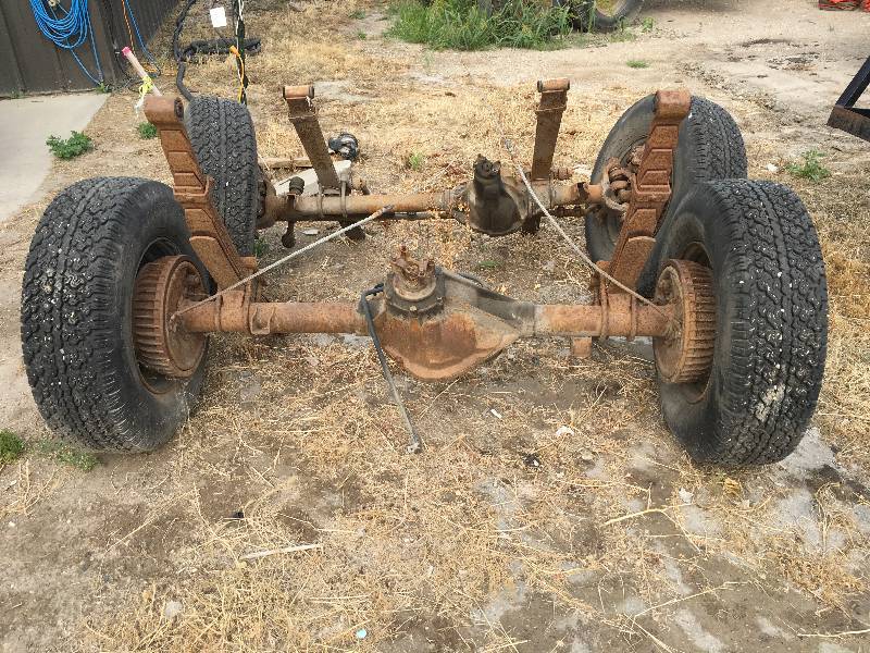 lot 105 image: 34 Ton Chevy 4X4 Truck Rear & Front End Assembly -8 Lug