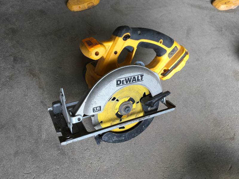 lot 111 image: DeWalt DC390 Cordless Circular Saw