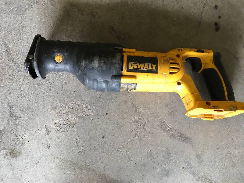 lot 113 image: DeWalt DC385 Variable Speed Reciprocating Saw