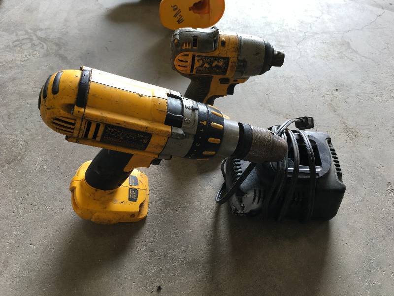 lot 115 image: DeWalt DC925 Cordless Drill Driver Hammer Drill, DC825 Cordless Impact Driver, DW9116 7.2V-18V 1 Hour Charger