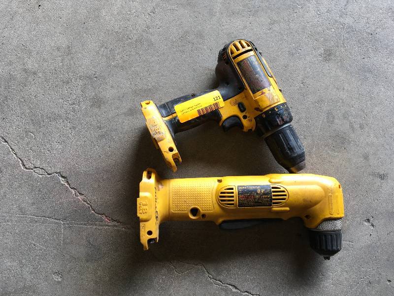 lot 121 image: DeWalt DCD780 Cordless Drill, DW960 Cordless Right Angle DrillDriver