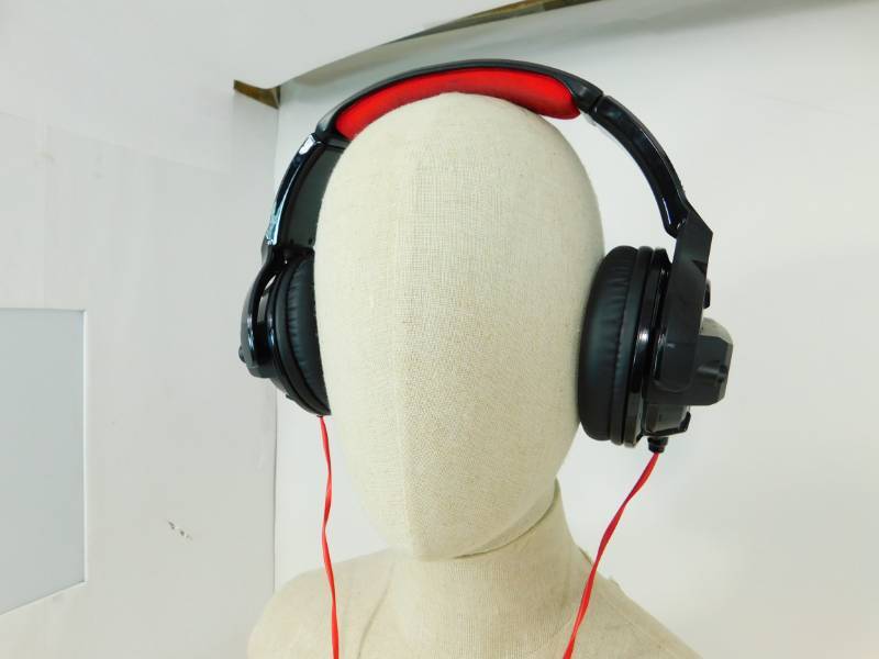 lot 30 image: JVC HAM55X High Quality Xtreme-Xplosives Headphones