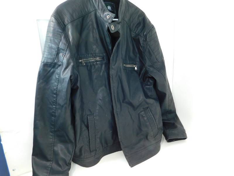 lot 35 image: Size XXL Rock & Republic Leather Coat