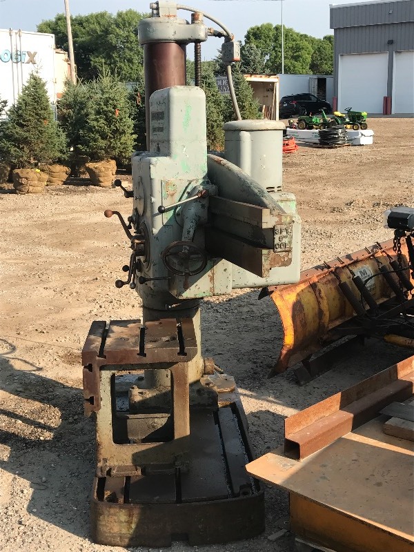 lot 1 image: American Hole Wizzard Industrial Milling Machine