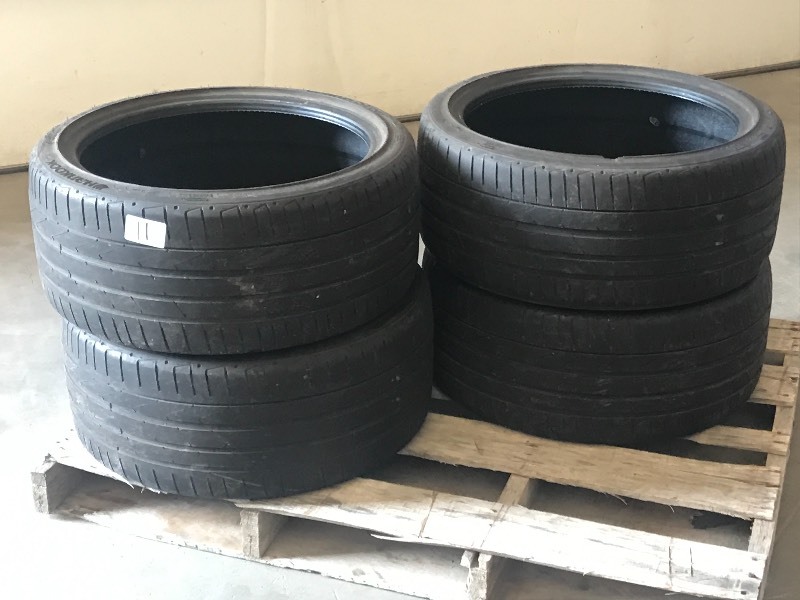 lot 11 image: Set Of (4) Hankook Car Tires---Good...