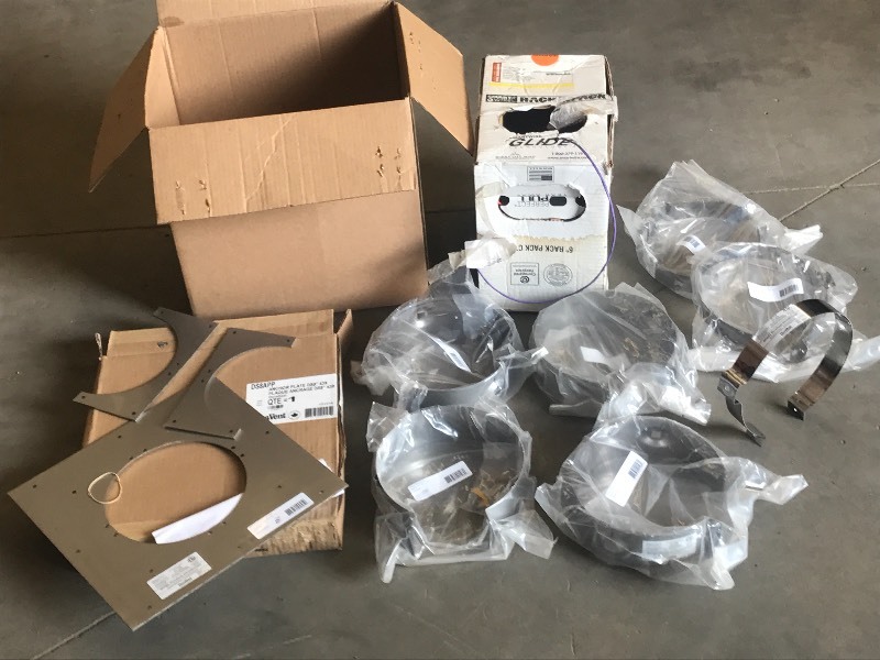 lot 19 image: Lot Of New DS8 Roof Braces, Box O...