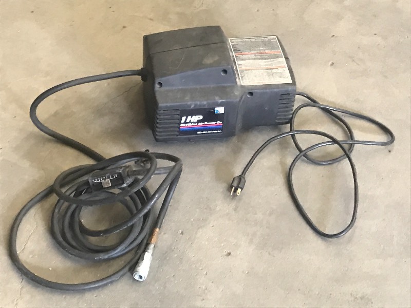 lot 36 image: DeVilbiss Power Co. 1HP 125PSI Air ...