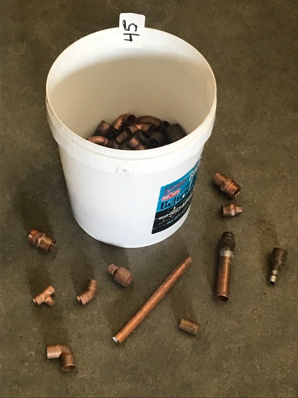 lot 45 image: Bucket Of Assorted Copper Pipe Fitt...