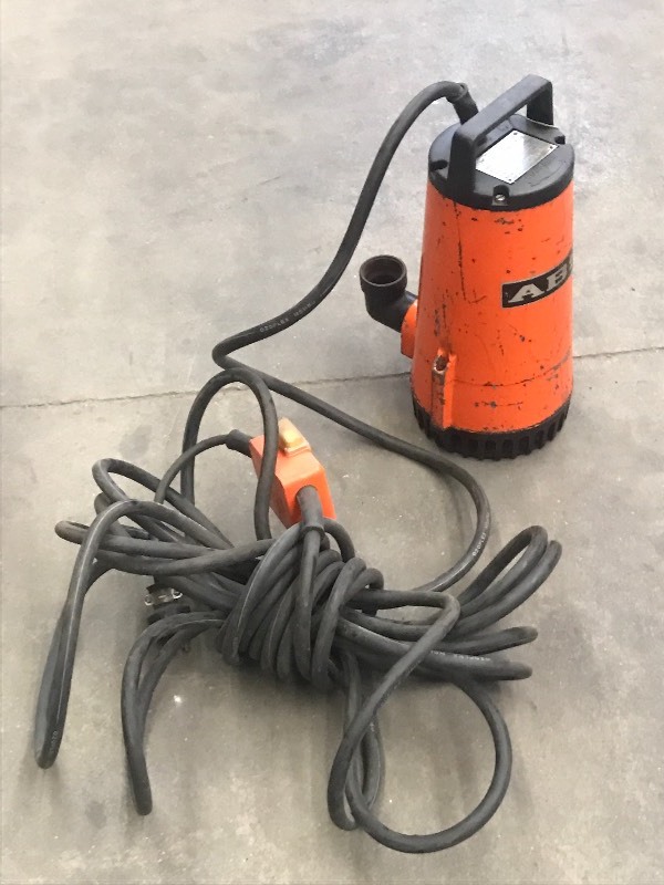 lot 62 image: ABS Model VU-300W Submersible Pump,...