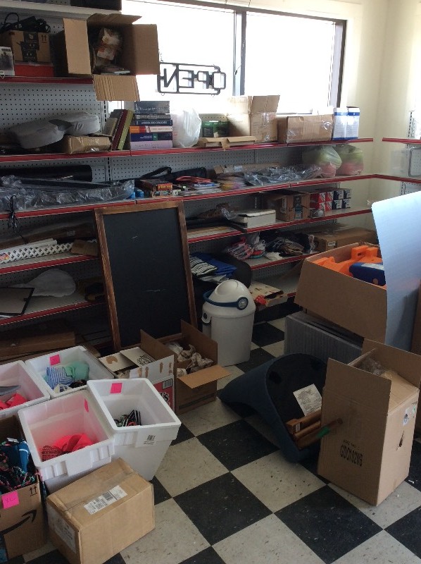 Huge lot of items in one group. Wow incredible grouping
