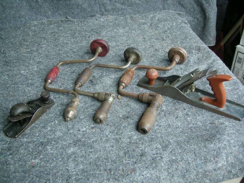 lot 8 image: Vintage Hand Drills and Planes
