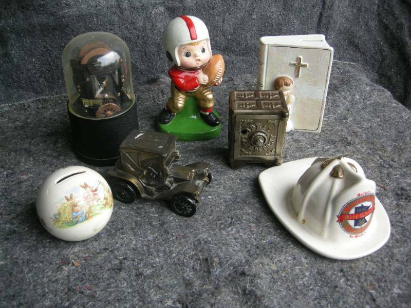 lot 10 image: Vintage Coin Bank Collection