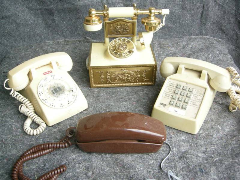 lot 11 image: Vintage Phones