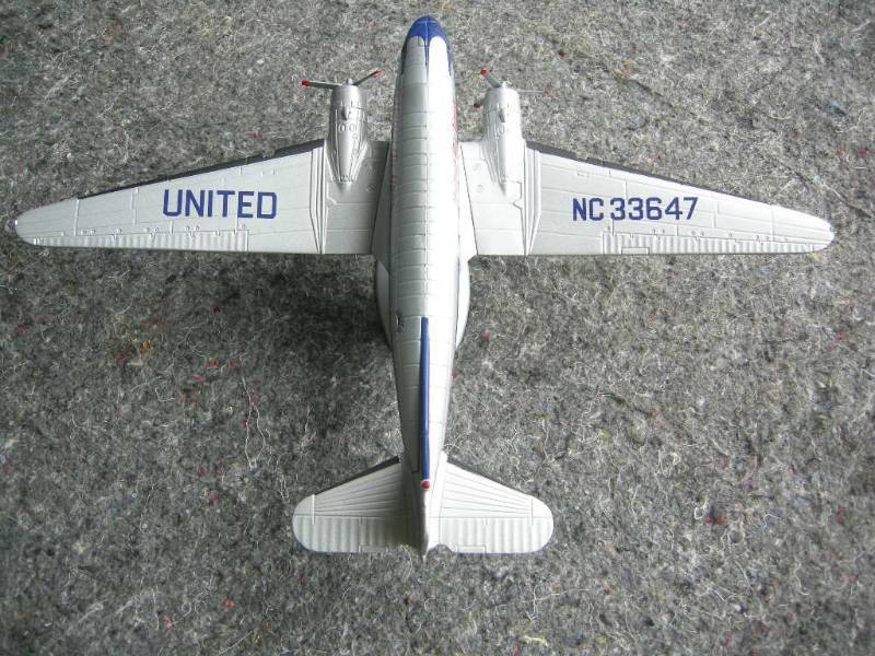 lot 23 image: Ertl Diecast DC3 United Airlines