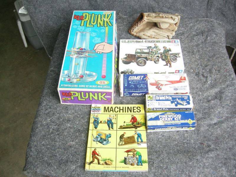 lot 26 image: Vintage Models, Pinewood, Game