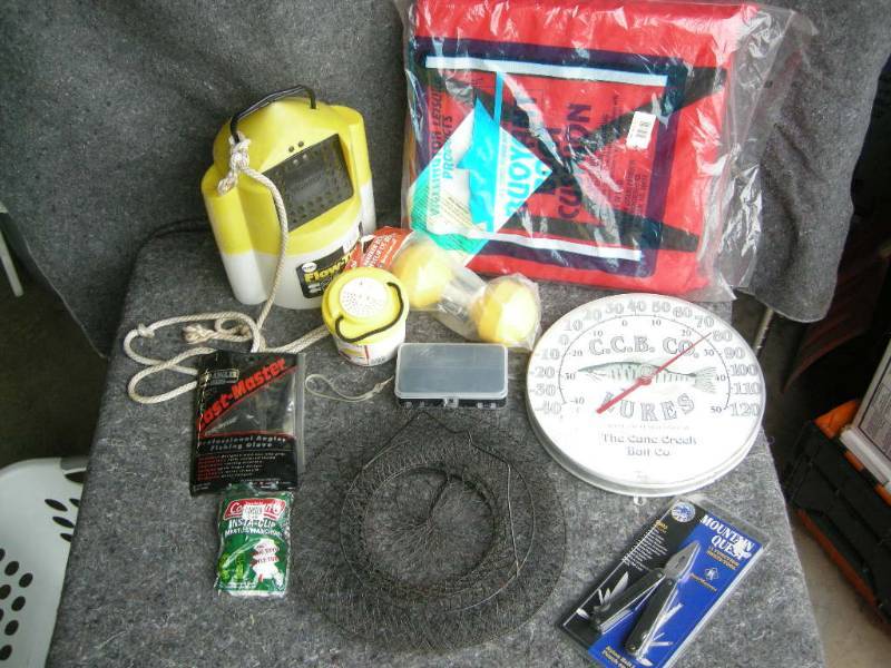 lot 31 image: Group Fishing Related Items