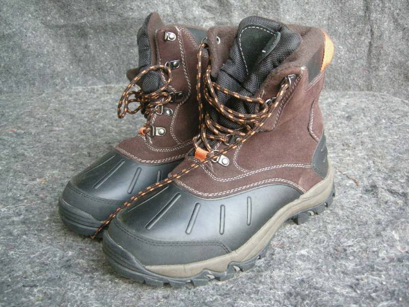 lot 39 image: Merona Sz 9 Boots