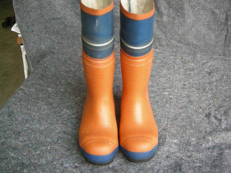 lot 42 image: Husqvarna Chainsaw Boots