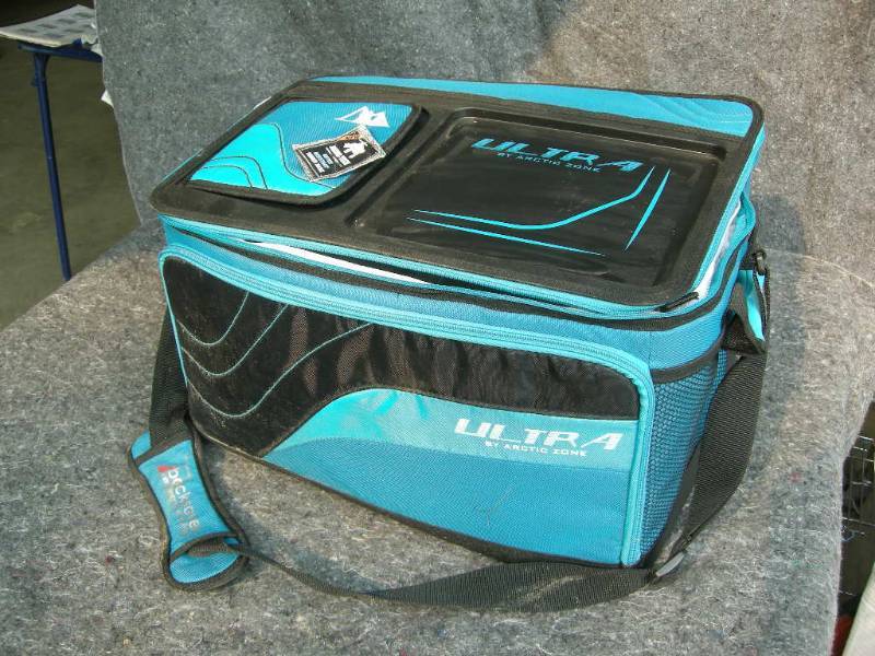 lot 50 image: Mini-Ultra-Arctic Zone Insulated Cooler
