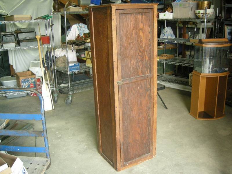 lot 71 image: Antique Cabinet