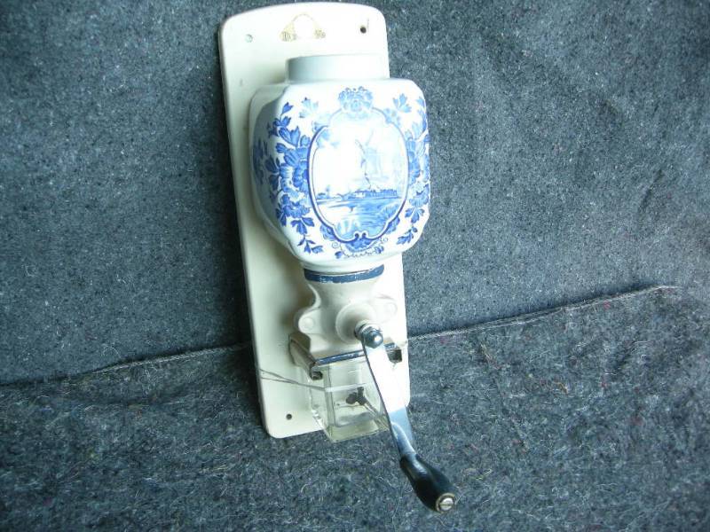 lot 76 image: Antique DeVe Holland Coffee Mill